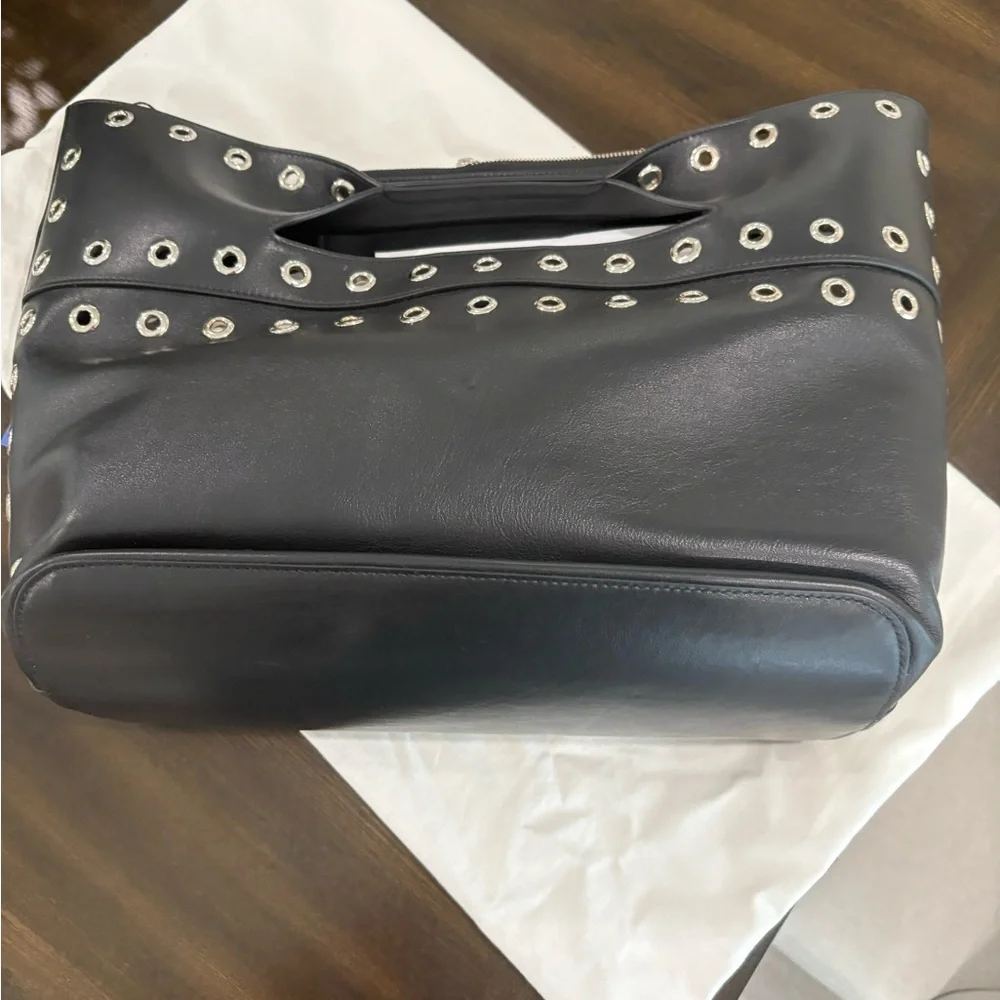 Alexander McQueen small Wow Black Leather Tote with Silver Hardware - Picture 5 of 5